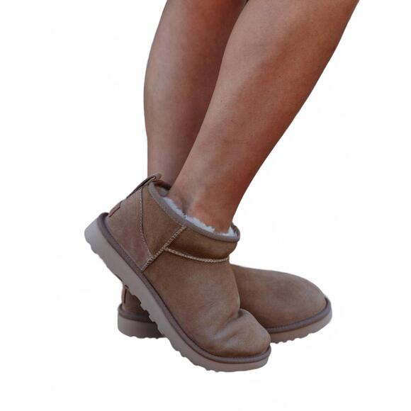 NEW UGG women's classic ultra mini boot in sand - Picture 6 of 6